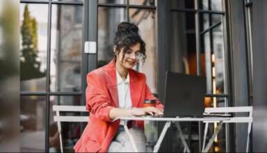 Women's Day: 5 स्वास्थ्य टिप्स से कामकाज और सेहत दोनों पर नजर रखना संभव